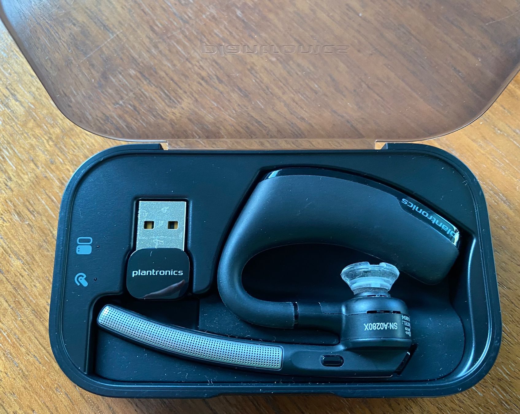Plantronics Cuffie: Plantronics Bluetooth Headset, inkl. Lade-box, Gerät, usw. – Usato da Zürich venduto da dbrot 2