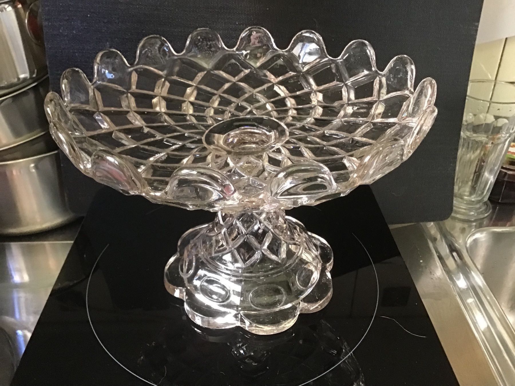 Gläser: Alte Antike Glas Fussschale – Gebraucht aus St. Gallen von Goldlilly