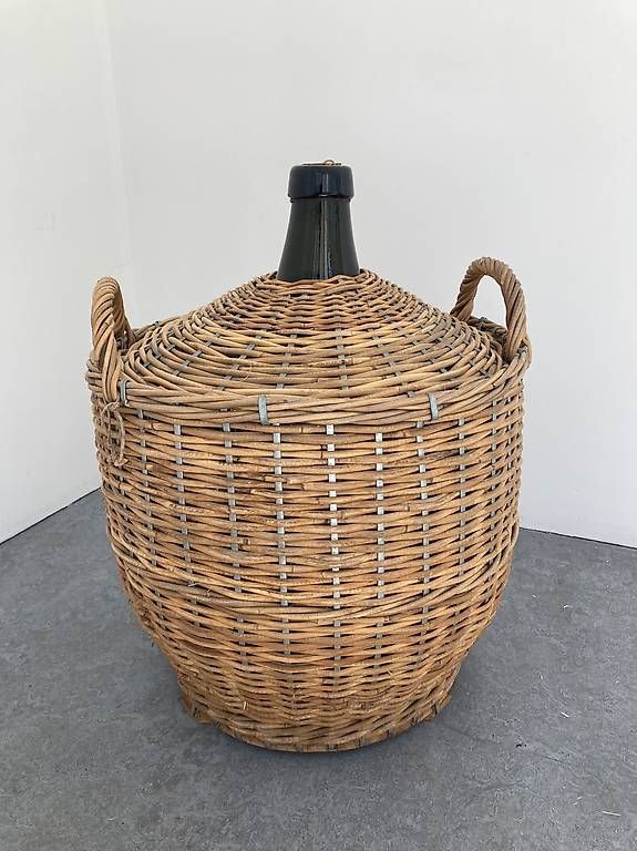 Bouteilles: Grosse Korbflasche – D'occasion à schaffhausen par bryli
