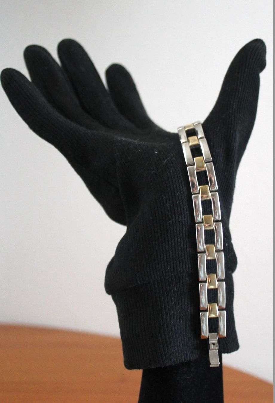 Bracciali & Braccialetti: Schmückendes Armband , Umfang ca. 20 cm. – Usato da Locarno venduto da madame-tus-sauds