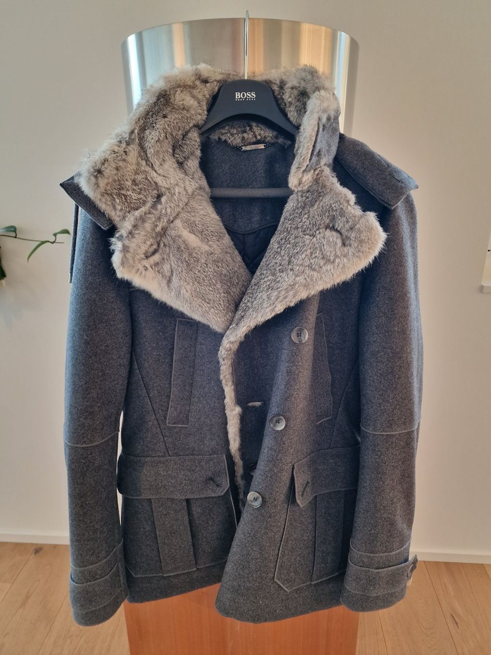 Dolce & Gabbana Jacken: Dolce & Gabanna Jacke mit Pelz – Neu (gemäss Beschreibung) aus Allenwinden von Babo2
