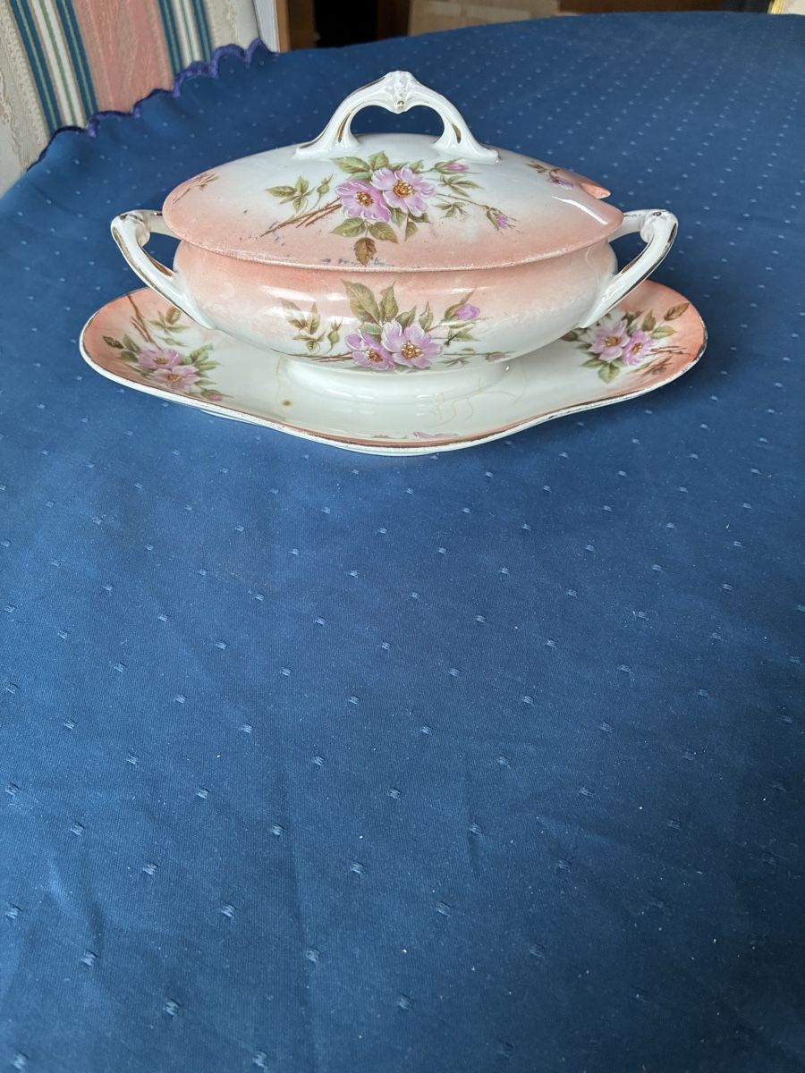Ciotole: Antike Saucière rosa, Limoges – Usato da Dornach venduto da Rosengarten