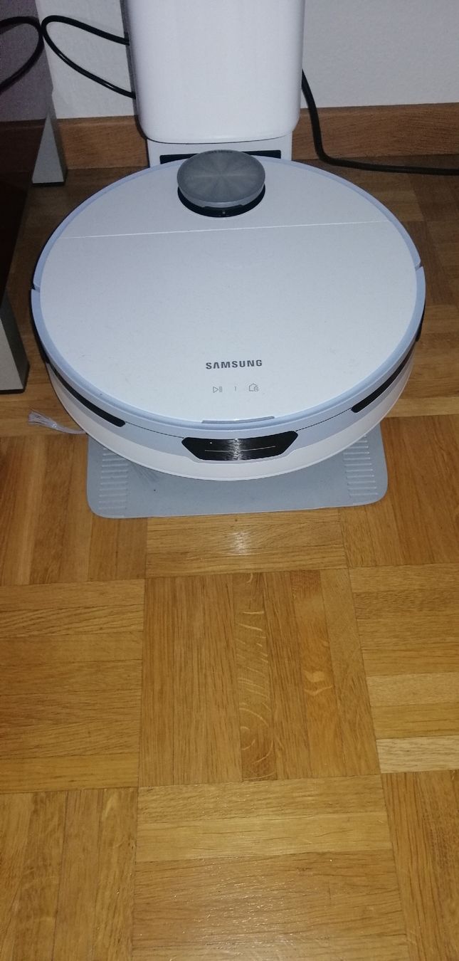Samsung Aspirapolveri & Accessori: Samsung Saugroboter mit Absaugstation Jet Bot+ VR30T85 – Nuovo (secondo la descrizione) da Kriens venduto da Caroline_Schweiz 2
