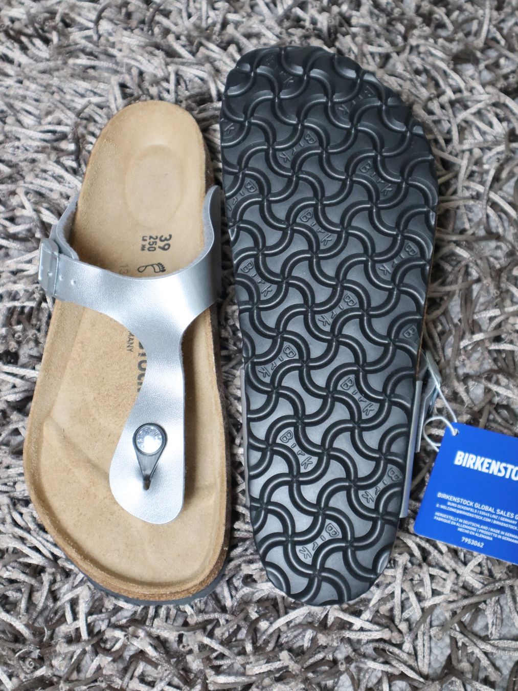 Birkenstock Chaussures femmes: Birkenstock, Gizeh, Gr. 39, silber, NEU – Neuf avec emballage d'origine à Wattwil par glueck 3