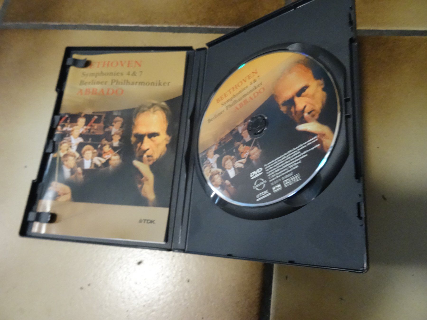 Tutti i DVDs: DVD Beethoven Symphonies 4 & 7 Abbado – Usato da Olten venduto da Disc-Ausverkauf 1