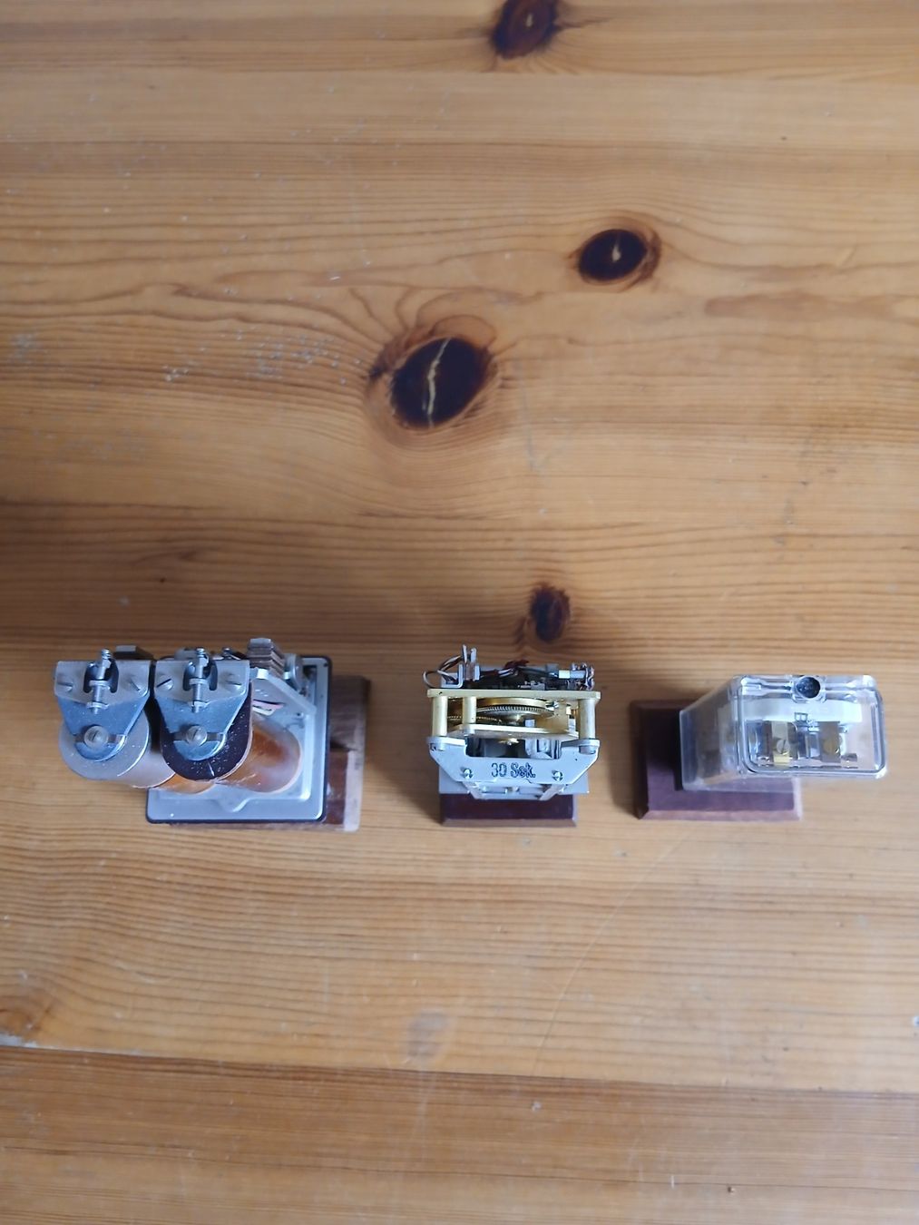 Componenti elettronici: Vintage Relais Sammlung - Deko Objekte – Usato da Oberentfelden venduto da Trinity1945 1