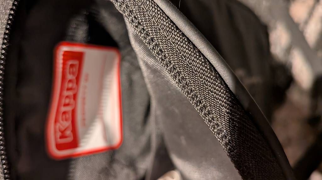 Kappa Sacs: Umhänge Tasche – D'occasion à Wattenwil par karinschaw