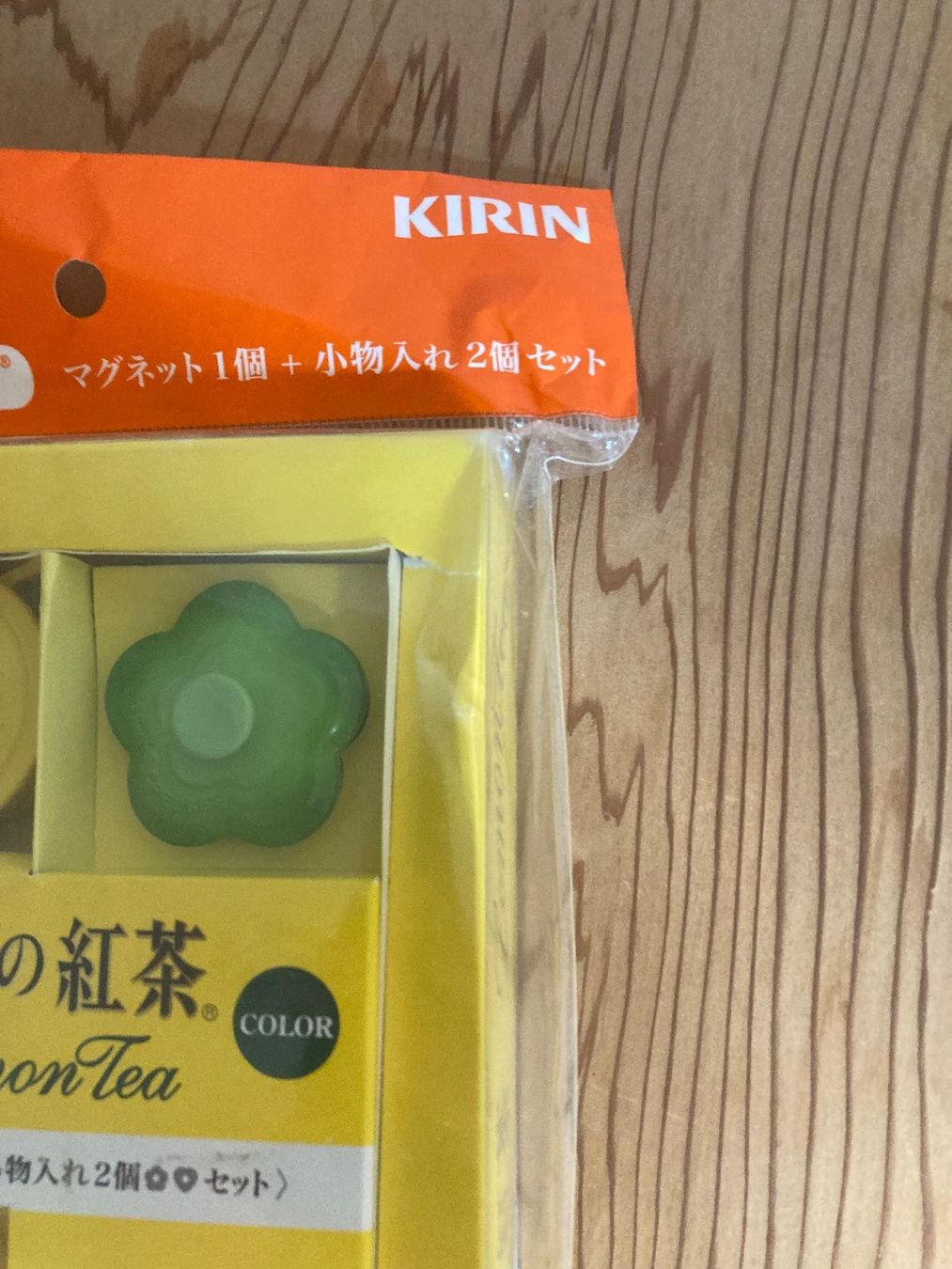 Magnete: Le Creuset Magnete und Behälter – Neu und originalverpackt aus Vallamand von Minifigure 1