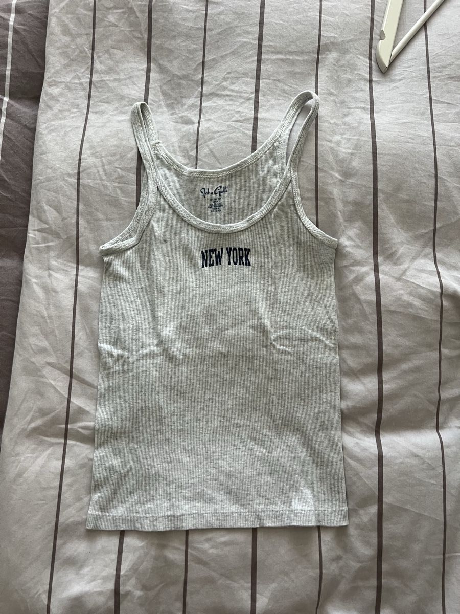 Tops: Tanktop grau Brandy Melville  – Gebraucht aus Wettingen von Jaaani 2