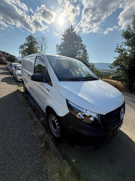 Véhicules utilitaires: Mercedes benz E vito  – D'occasion à Avully par Tatiana-