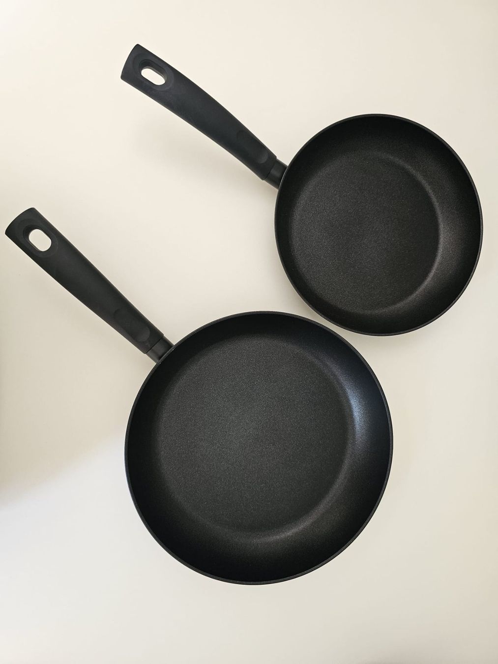 Migros Padelle: 2x Bratpfanne Migros Kitchen&Co Basic (Durchmesser 28 & 24) – Nuovo (secondo la descrizione) da Tann venduto da n_62qxpg