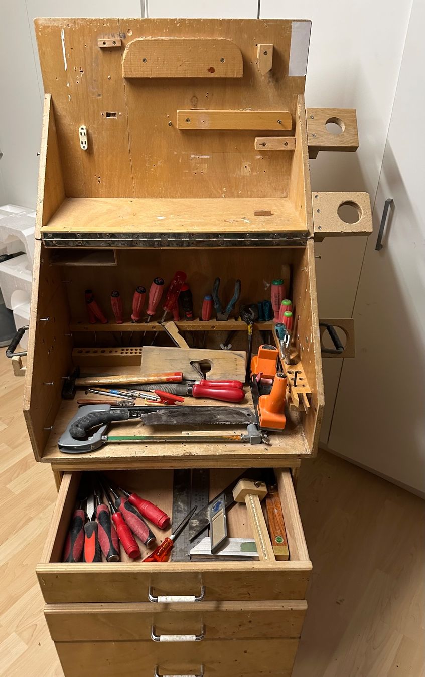 Armadi: Holz Werkzeugschrank – Usato da Brütten venduto da mir_8mgf 1