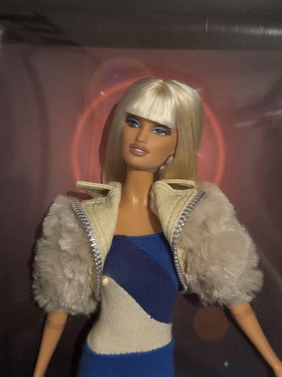 Poupées: Versus Versace Barbie Gold Label – Neuf avec emballage d'origine à Bürglen TG par SonneMondSterne99 8