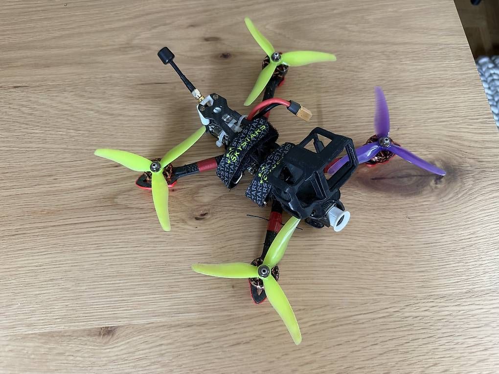 Modellismo RC: Drone FPV 6s avec 3 batteries – Usato da Renens VD venduto da Zorgone 1