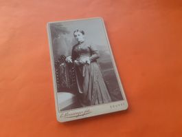 SCHWIIZER JUGEND DAZUMAL - JEUNE FEMME - COUVET