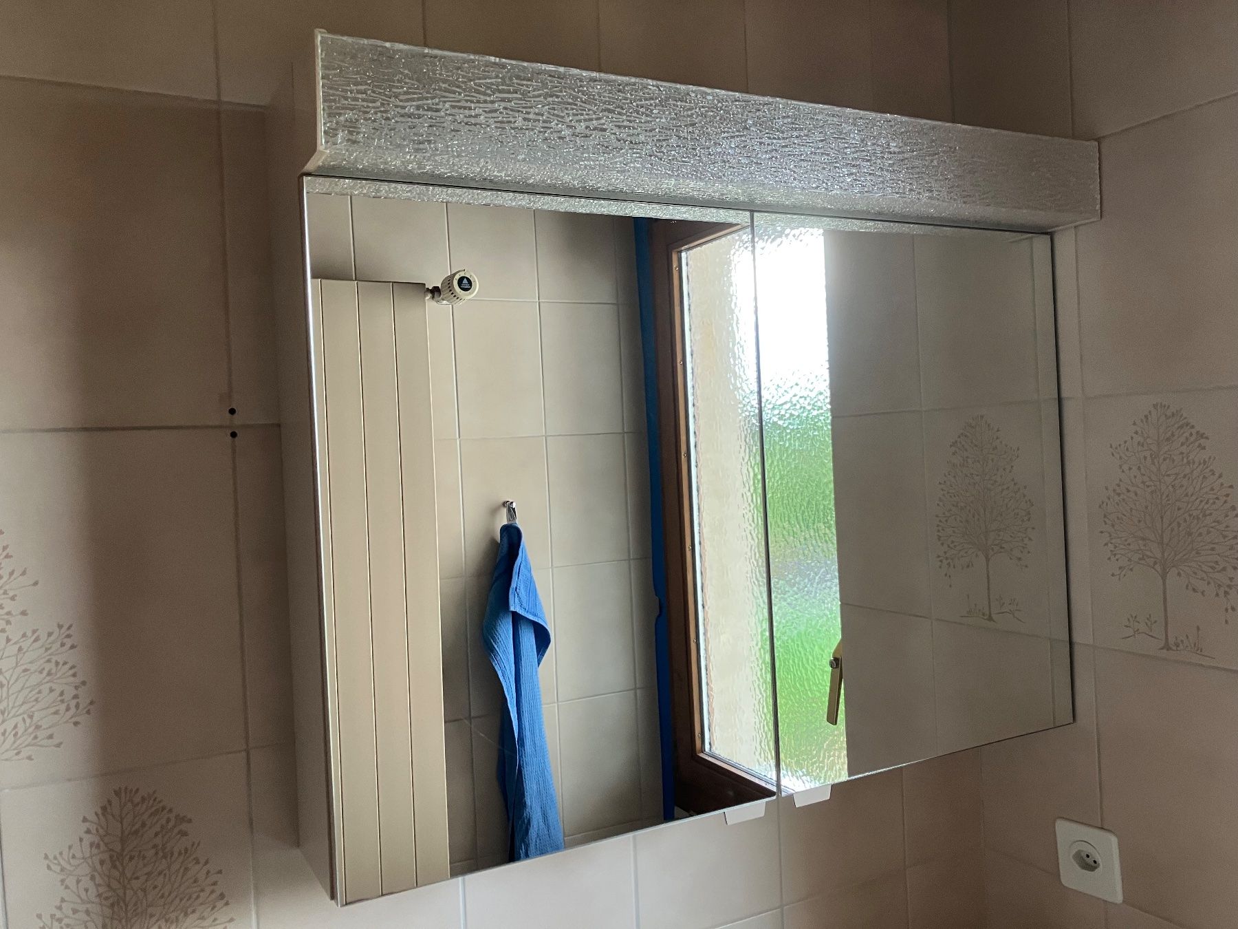 Armadietti a specchio: Spiegelschrank – Usato da Hünibach venduto da Lasso65
