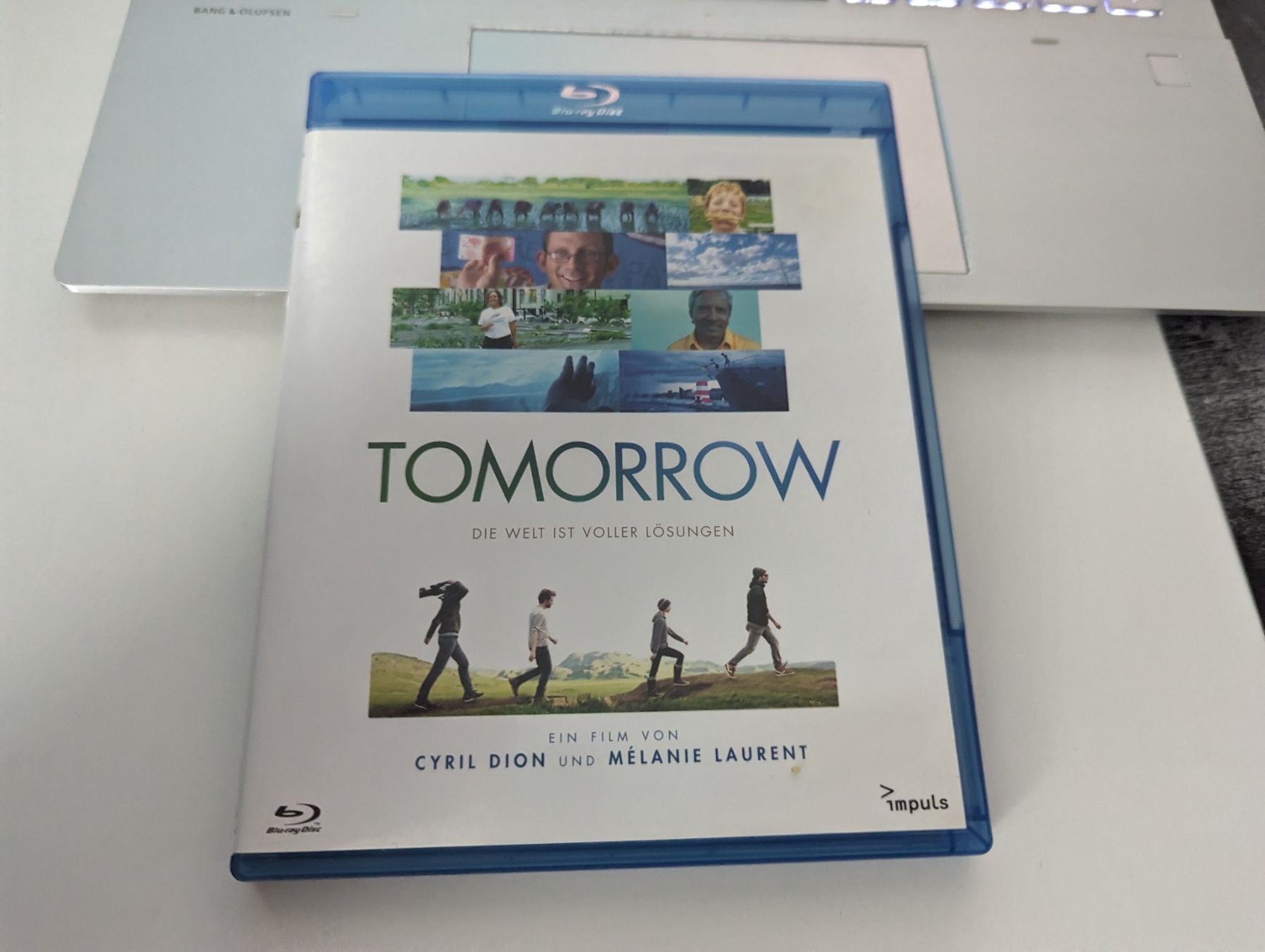 Tous les DVDs: Tomorrow - Blu Ray DVD – D'occasion à Hünenberg See par SpecialEditionGaming