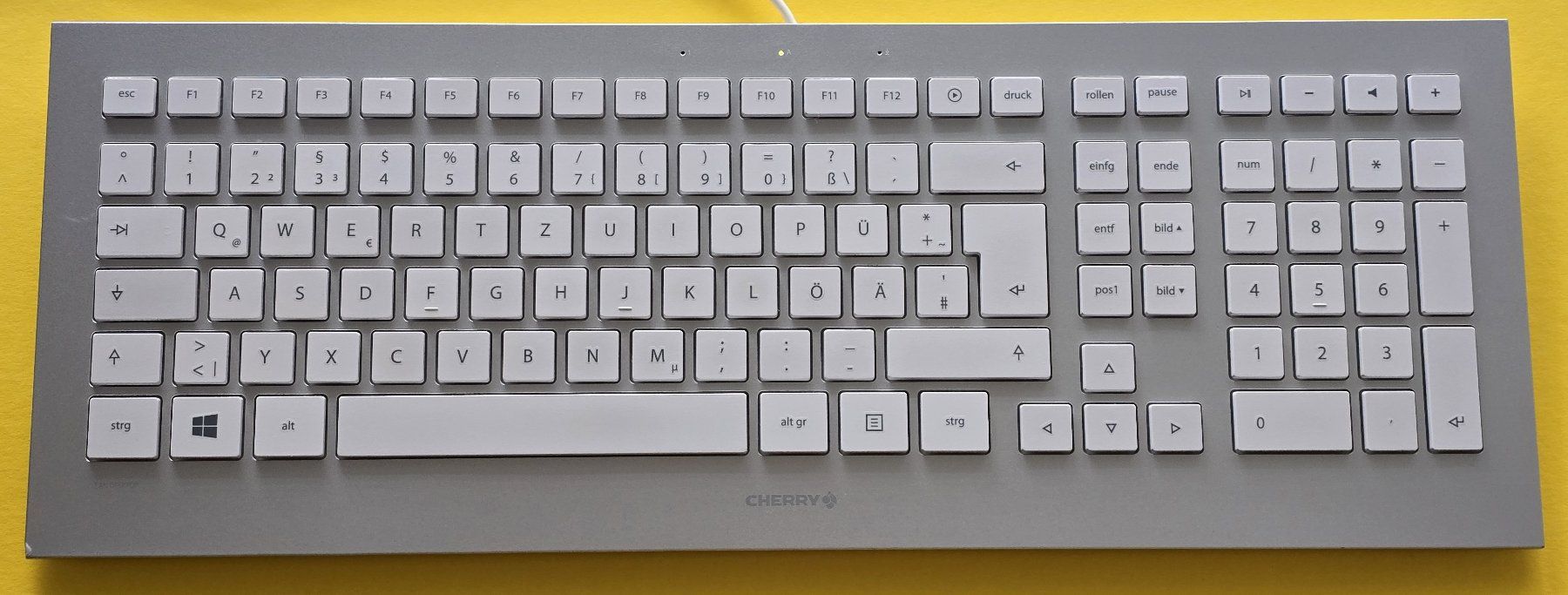 Tastaturen: Tastatur Cherry, flach, elegant, deutsch, Kabel – Gebraucht aus Azmoos von johanoes 1