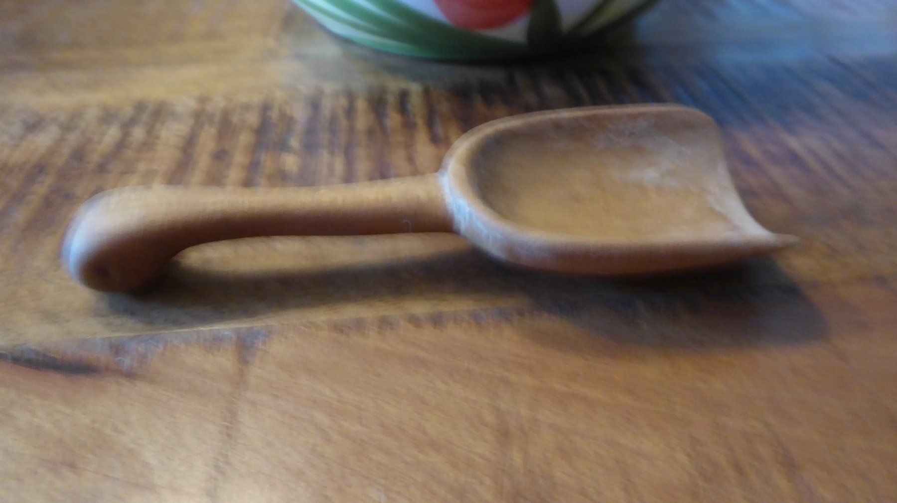 Tutte le decorazioni: Antike Keramik Mehldose mit Holzlöffel – Usato da Sargans venduto da Benziner 1