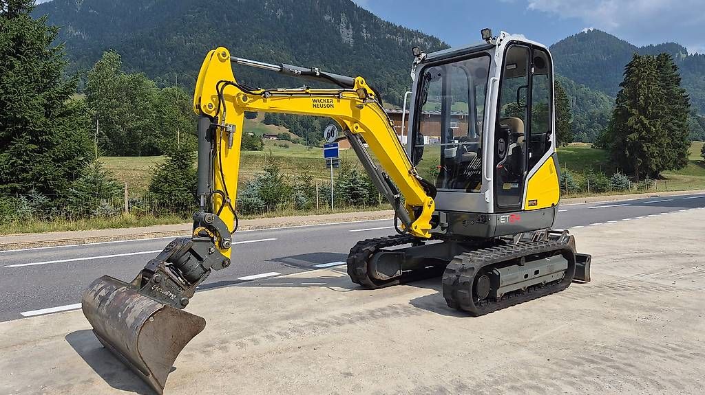 Wacker Neuson Excavateurs: Kettenbagger Bagger Wacker Neuson ET24  Jg. 2022 1330 Std – D'occasion à Schüpfheim par grischa01 2