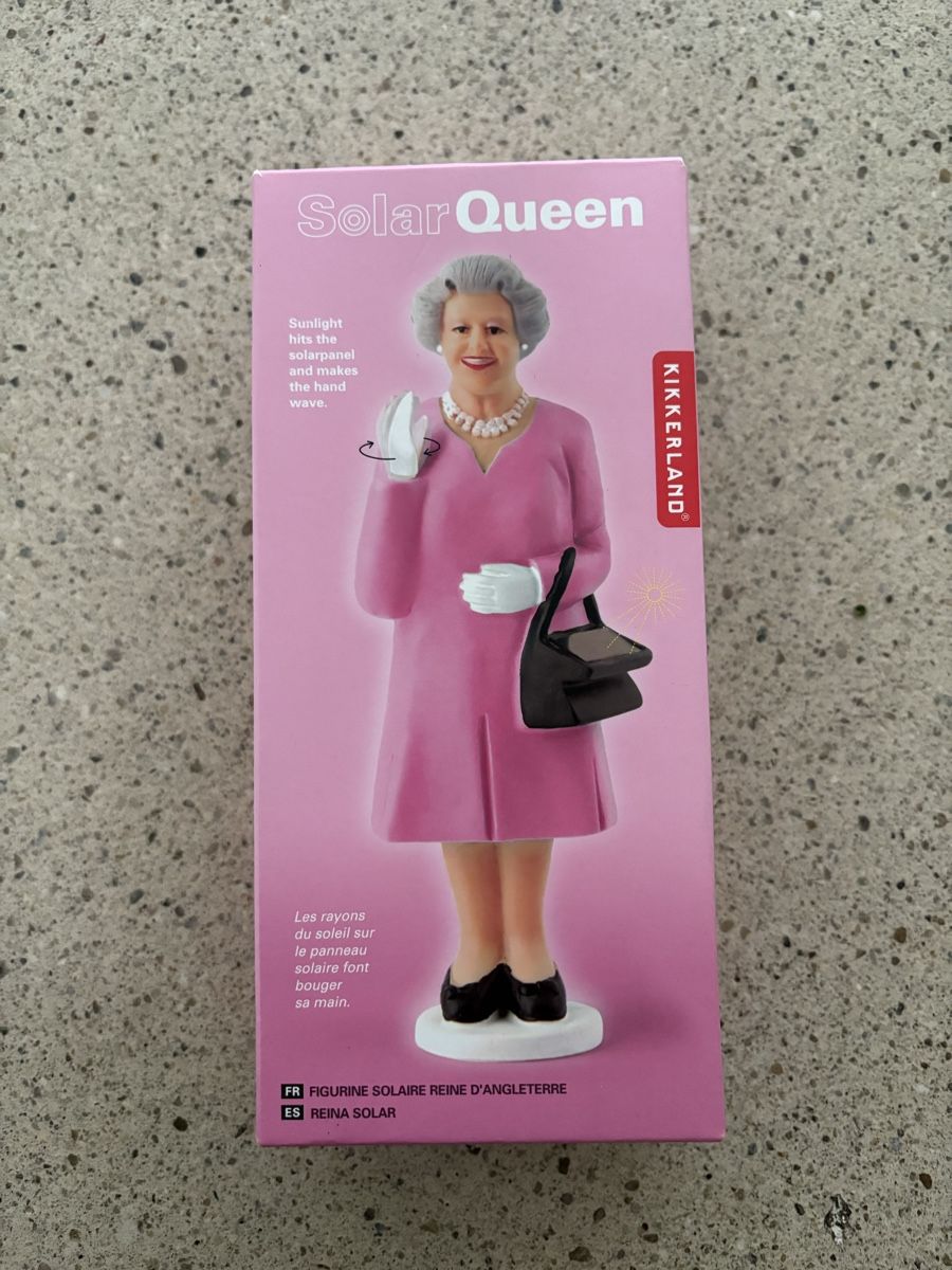 Statuette: Solar Queen Elizabeth - Kikkerland – Nuovo e nell'imballaggio originale da Schlieren venduto da pauley102