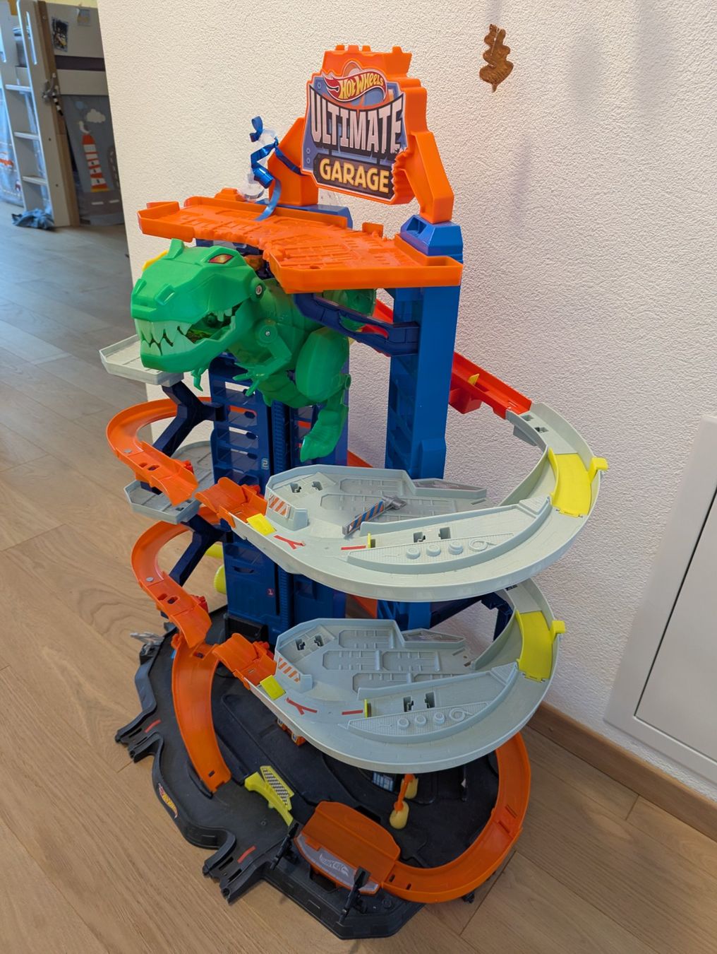 Hot Wheels Giocattoli: Hot Wheels Ultimate Garage T-Rex – Usato da Rüti ZH venduto da anne_bahnweg 1
