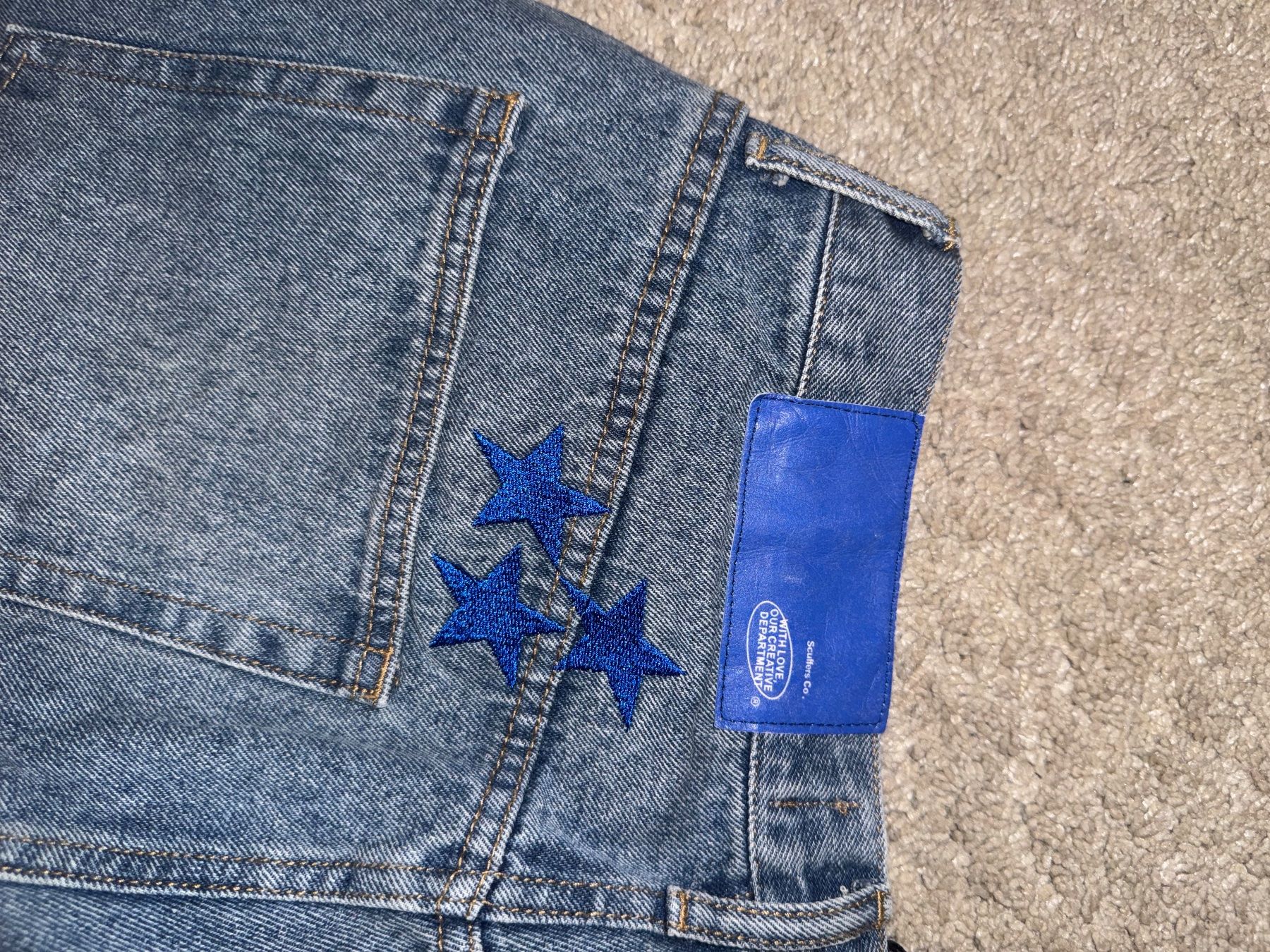 Scuffers Jeans: Jeans Scuffers Jumbo Pants mit Sternen – Usato da Basel venduto da olo..ir 3