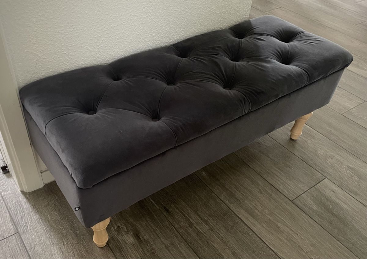 Bänke: Banc coffre en velour – Gebraucht aus La Tour-de-Peilz von flo_m27g