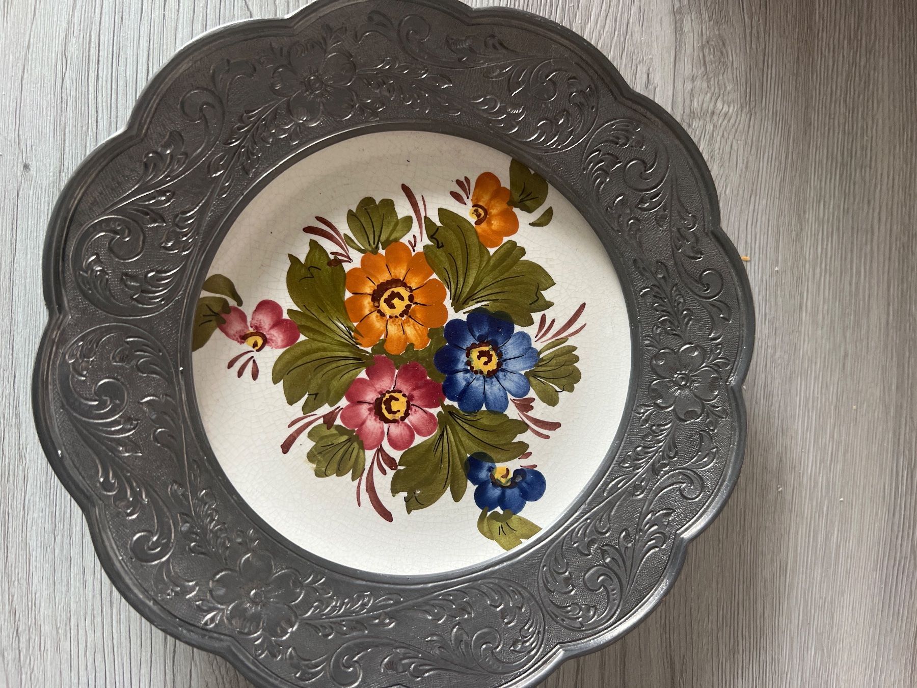 Piatti: Assiette peinte et bord étain – Usato da Châtel-St-Denis venduto da gpf_6dsd 1