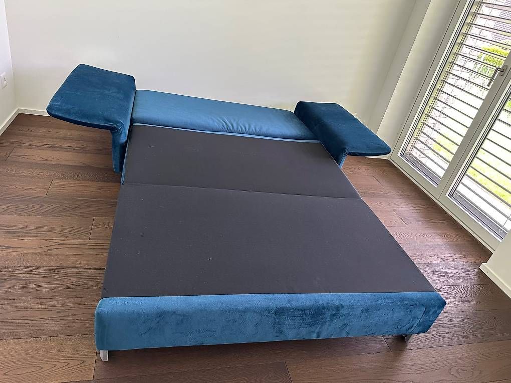 Divani: Schlafsofa mit Rost in Samt blau – Usato da Vaduz venduto da jul_6yrq 2