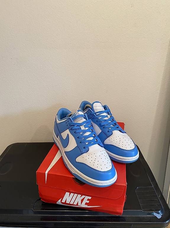 Scarpe da uomo: Nike Dunk Low UNC (2021) – Usato da Zürich venduto da Nomenklatura