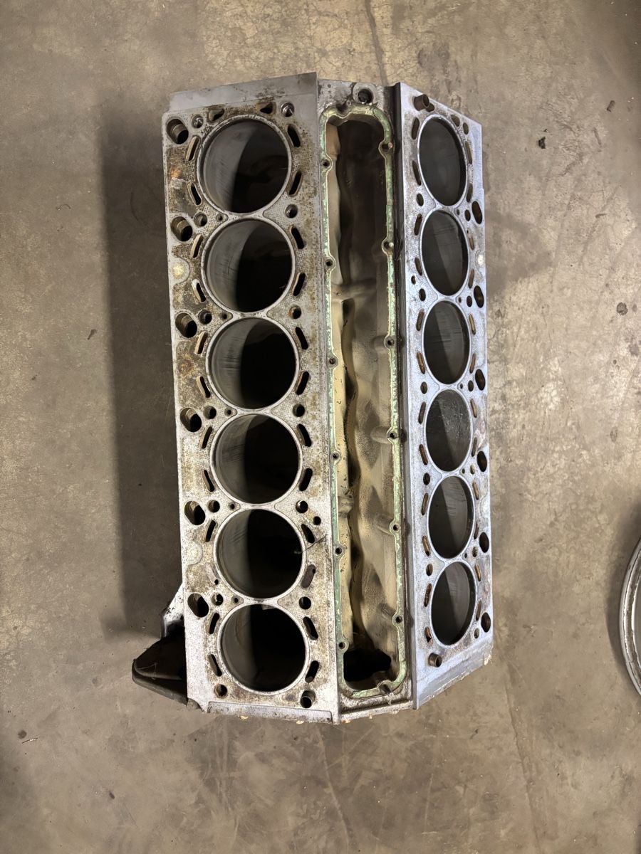 Altri prodotti elettronici: V12 Motorblock eines BMW zum Basteln – Difettoso da Amlikon - Bissegg venduto da Nebur1192