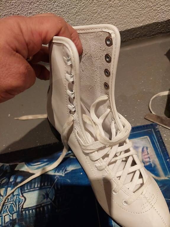 Pattini da ghiaccio: Schlittschuh Damen EU39 – Usato da Ermenswil venduto da Ingram0 3