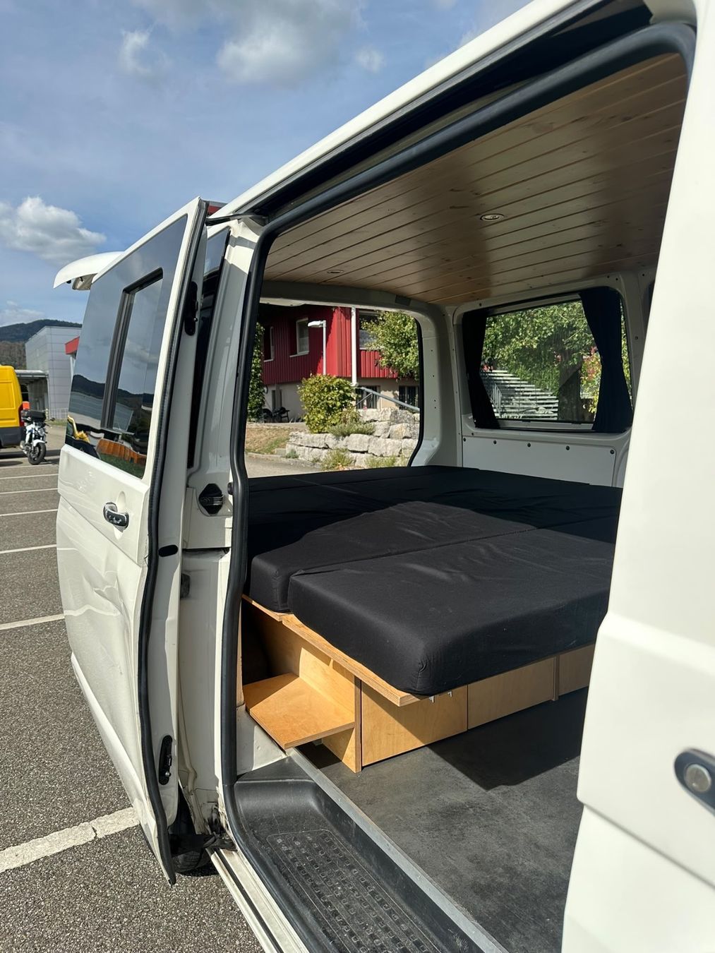 VW Veicoli da campeggio: VW T5 mit Profiausbau – Usato da Lostorf venduto da Puchmaxi1 8