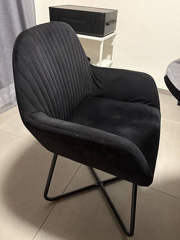 Set di tavolo e panche: Table à manger avec 6 chaises – Usato da Champagne venduto da Mem98 2