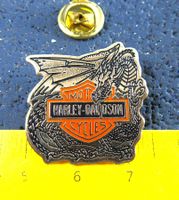 HD HARLEY-DAVIDSON "DRACHEN " LOGO PIN GOLDIG GEPRÄGT