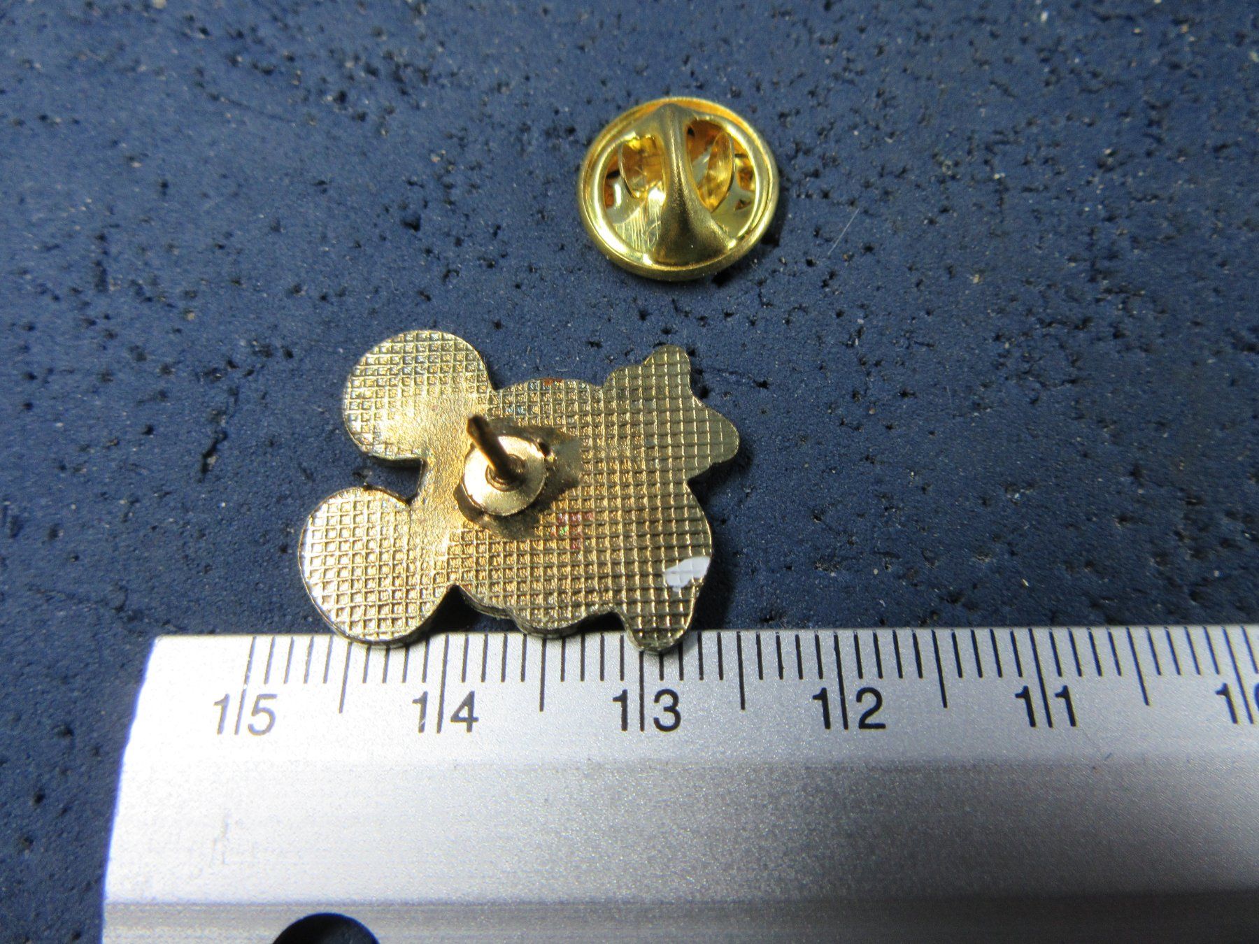 Disney Placchette & Badge: MICKEY MOUSE PIN VINTAGE OLDI – Usato da Ettingen venduto da Hausi4711 1