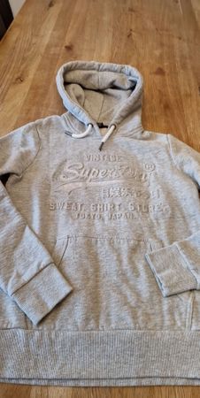 Superdry Hoodie Grau Grösse M 38- Perfekt für den Herbst!