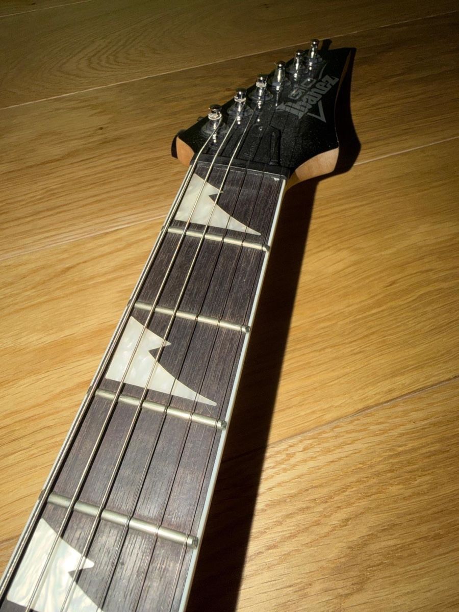 Strumenti musicali: E-Gitarre mit Zubehör – Usato da Muttenz venduto da Malucas 4