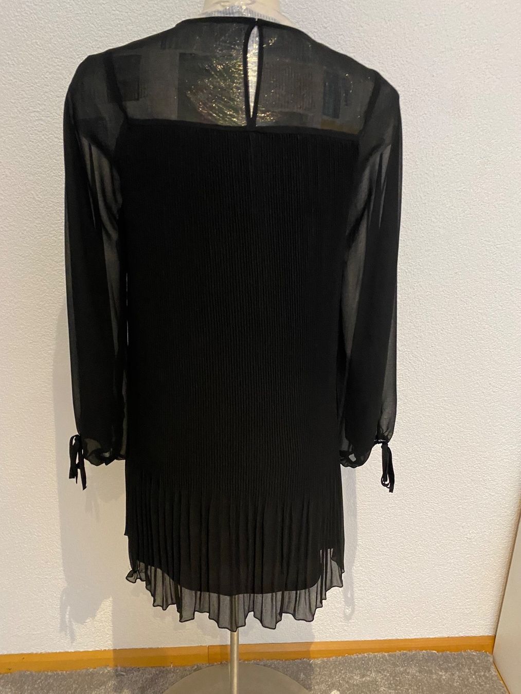 Kleider: Plissee Kleid – Gebraucht aus Liestal von Goldart 4