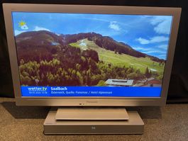 Panasonic TX-32  mit Soundbar