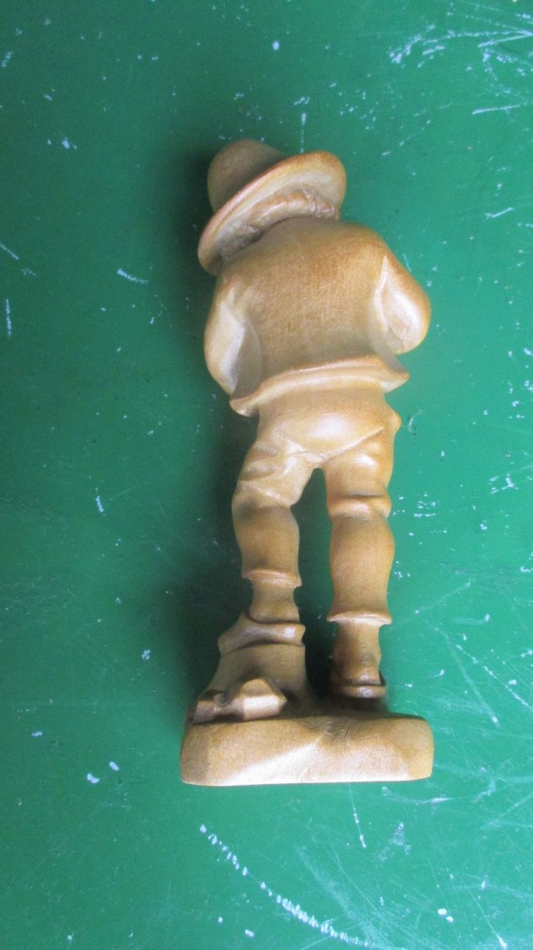 Statuette: Geschnitzter Bub mit Taube – Usato da Weier im Emmental venduto da waefler03 3