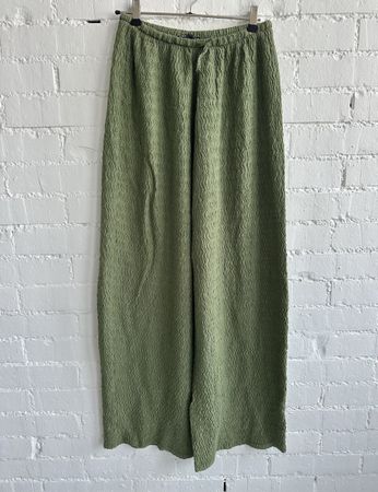 Luftige grüne Hose mit Strukturmuster von Zara / Gr. M