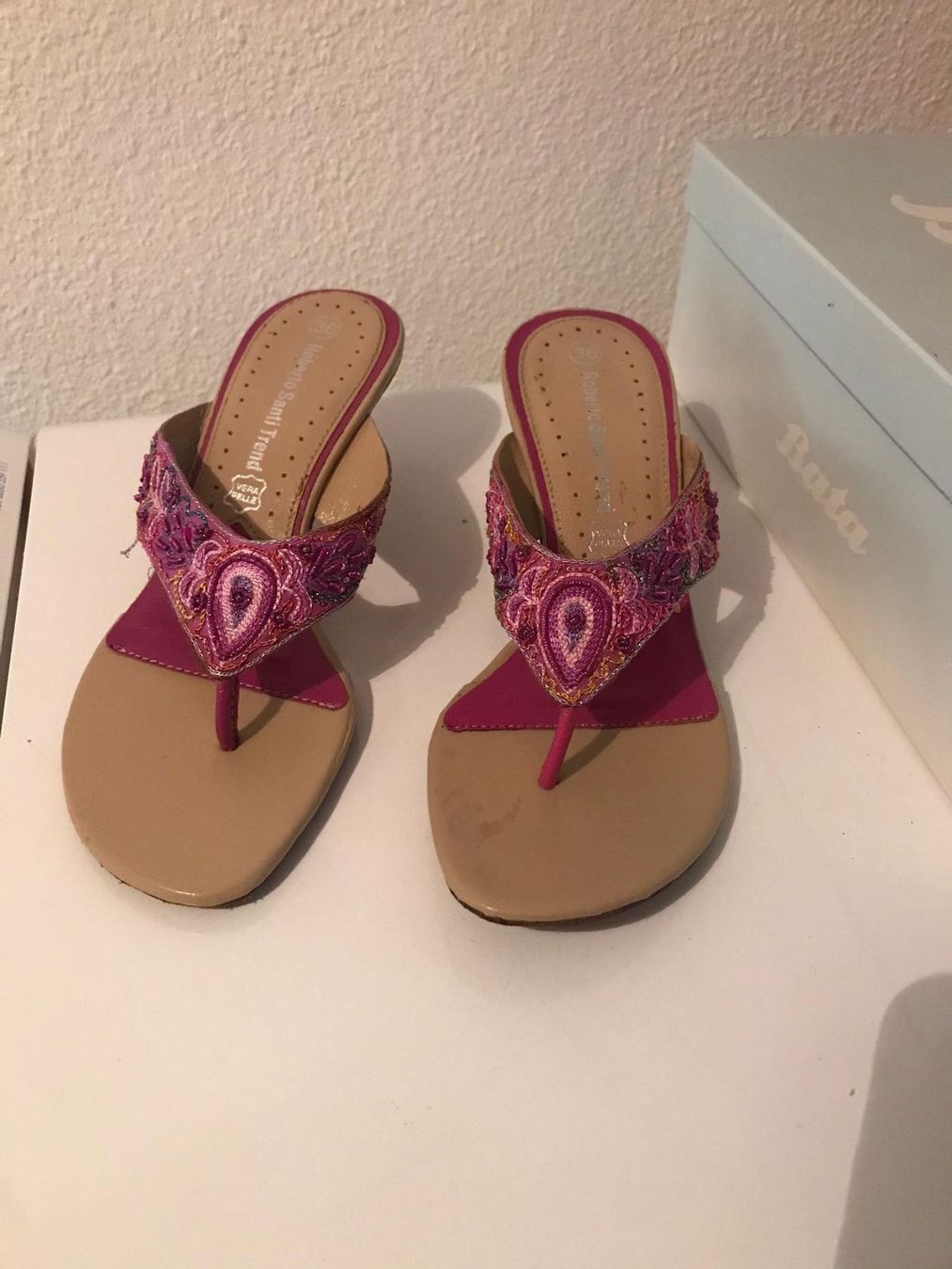 Chaussures femmes: Sandalen – D'occasion à Volketswil par ben_9s6x