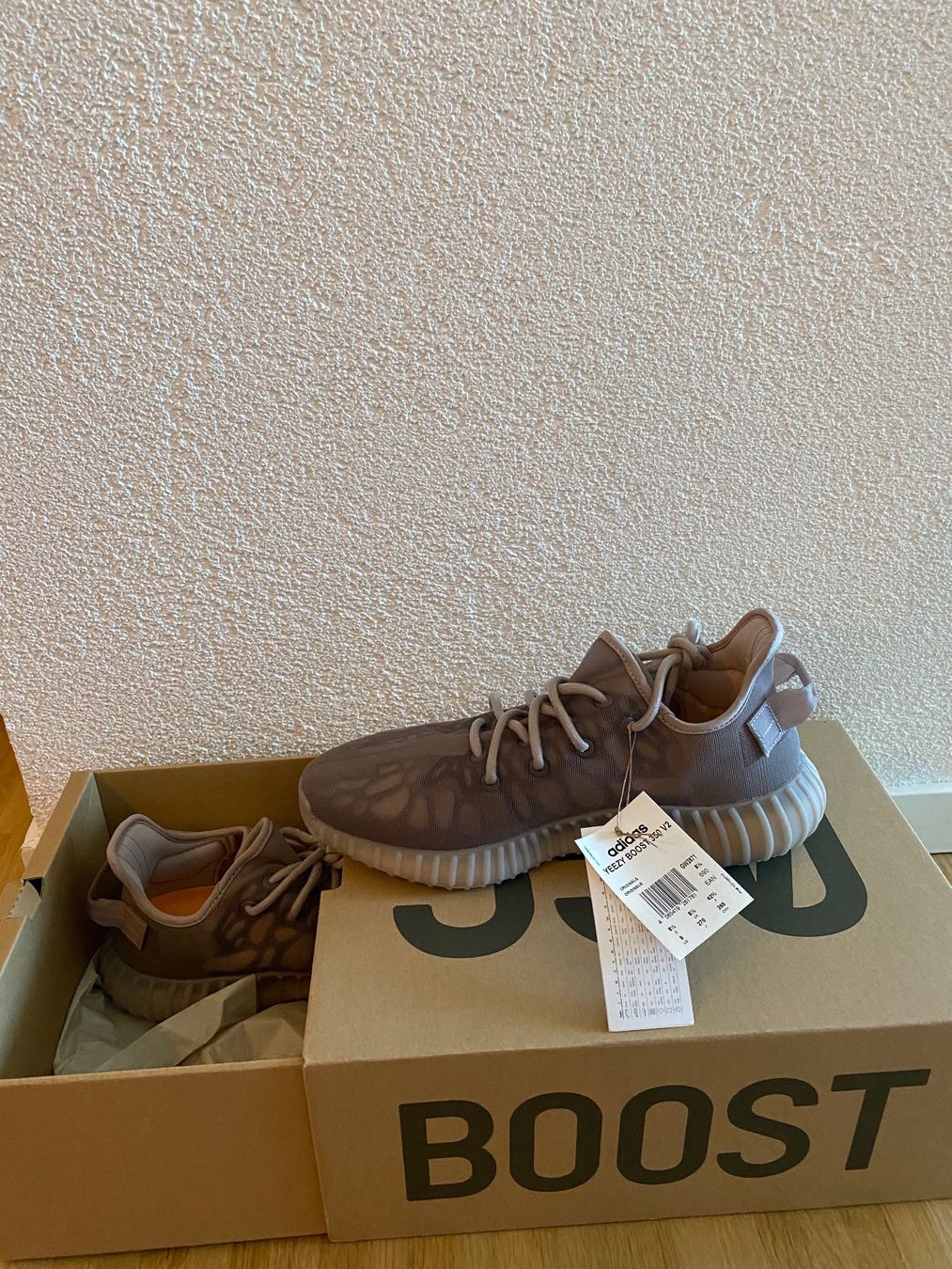 Adidas Herrenschuhe: Baskets Adidas Yeezy Boost 350 V2 Taille 42 1/3 – Neu und originalverpackt aus Meyrin von Dril22 1