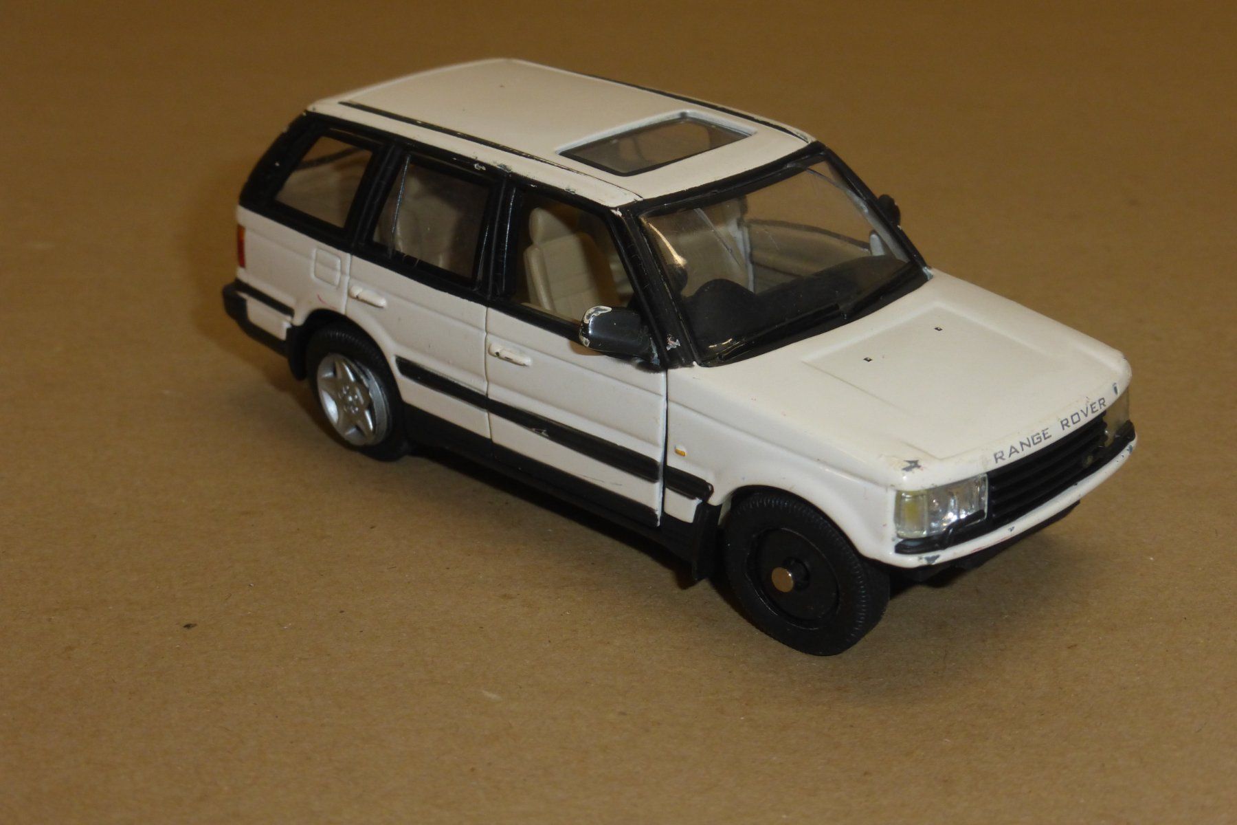 Voitures modèles: Modellauto Range Rover weiss – D'occasion à Gempen par Smokie72 1