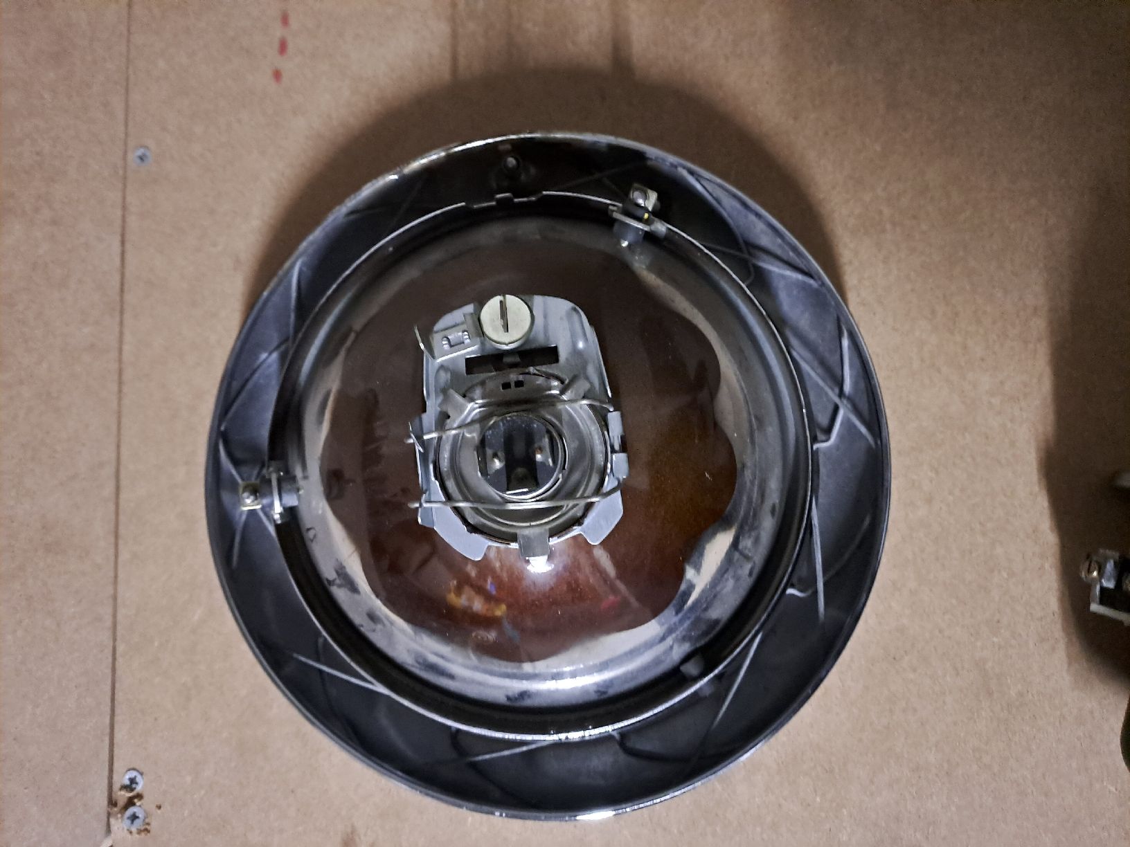 Hella Fari: Scheinwerferglas zu Volvo N88 – Nuovo (secondo la descrizione) da Riedtwil venduto da Scania94D- 2