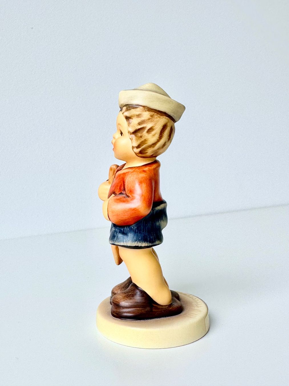 Hummel Figuren: Süsse Goebel Hummel Figur Junge "Ich möchte mitrudern." – Gebraucht aus Steinen von SputnikSweetheart 1