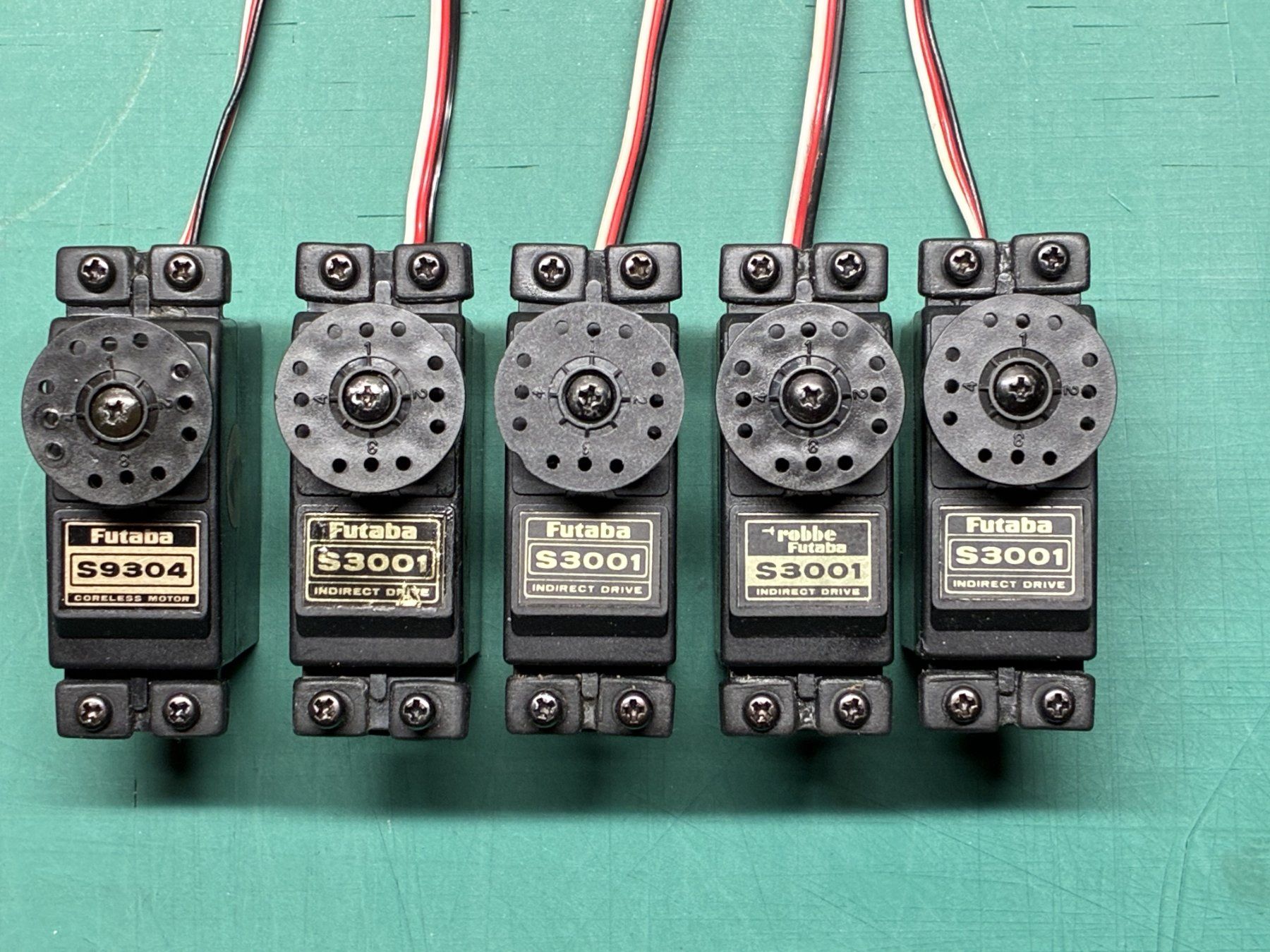 Futaba Télécommandes: Futaba Servos – D'occasion à Grub AR par Lindau09