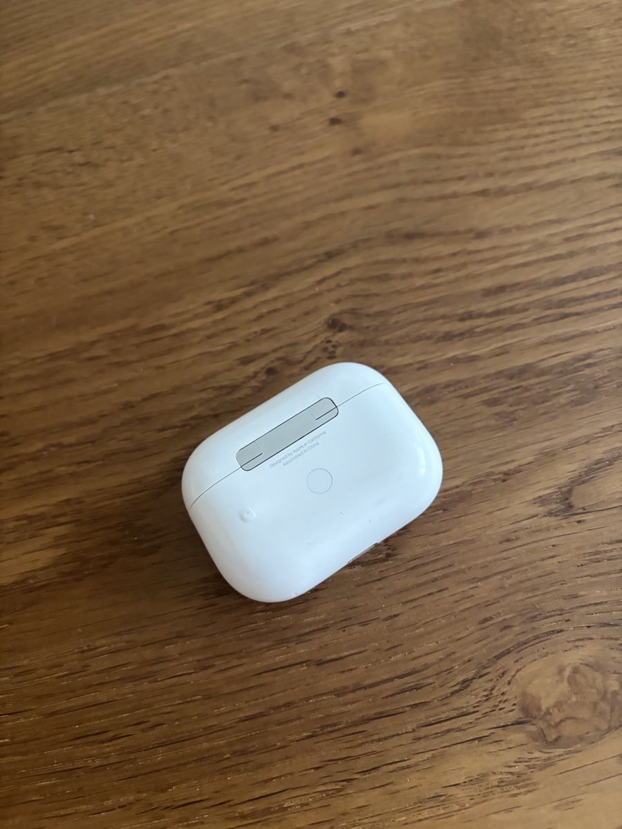 Apple Cuffie: Apple AirPods Pro mit Ladecase 1. gen – Usato da Thalwil venduto da Counterdude 7